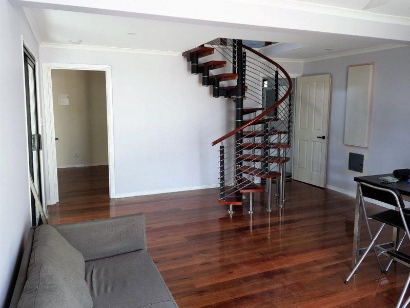 1152x864-Cape-Cod-Spiaral-staired-up