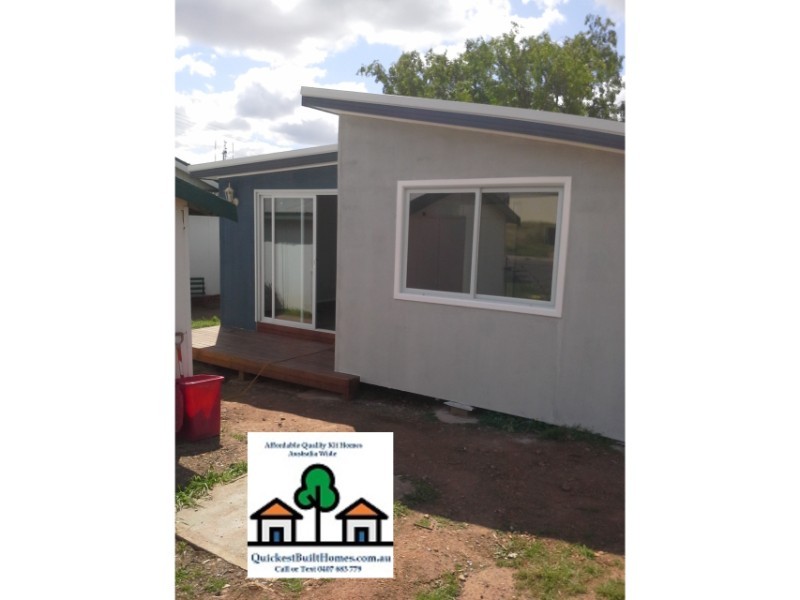 Amy-House-being-built